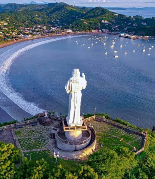 Hike to Cristo de la Misericordia